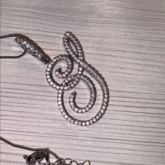 Stainless Steel and Crystal Initial “S” necklace, adjustable - Picture 5 of 6